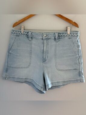 NWT American Eagle Stretch Denim Mom Shorts - Size 16